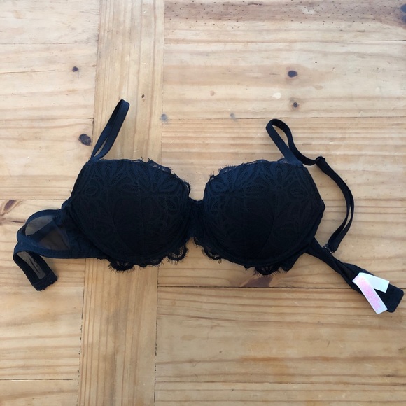 Victoria’s Secret Bra - Picture 2 of 4